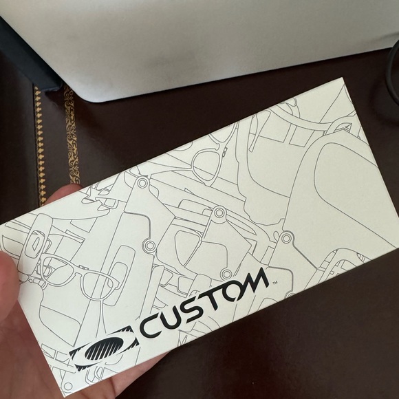 BRAND NEW- Custom Holbrook Oakleys - Picture 6 of 6